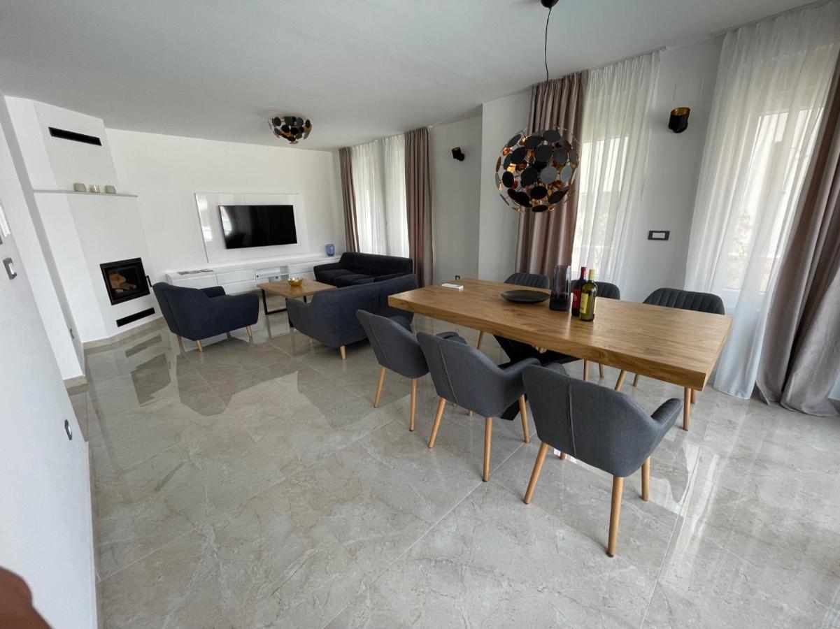 Villa Dea - Dein Rueckzugsort Am Meer Mit Beheiztem Pool Vrsi Bagian luar foto