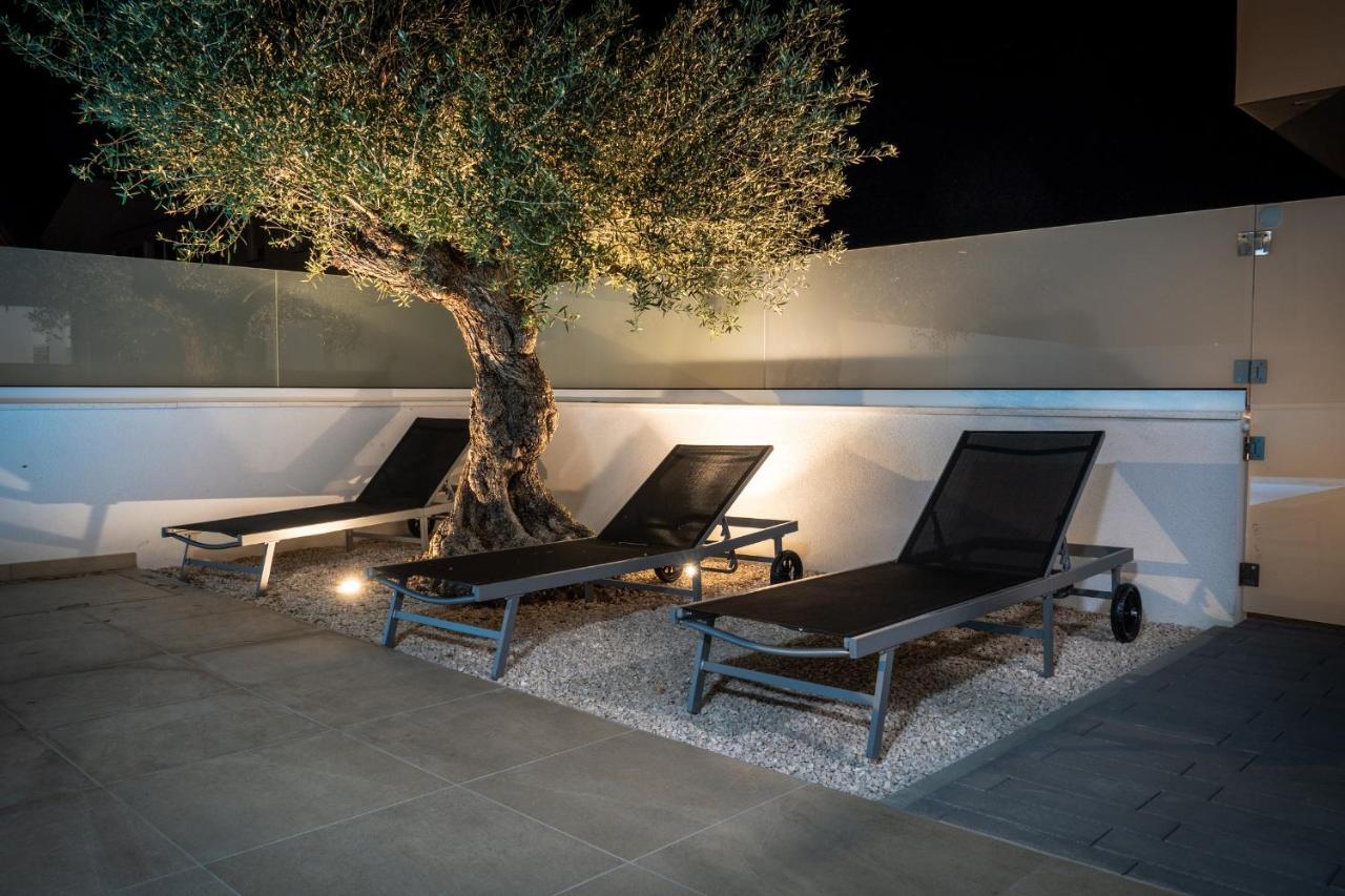 Villa Dea - Dein Rueckzugsort Am Meer Mit Beheiztem Pool Vrsi Bagian luar foto