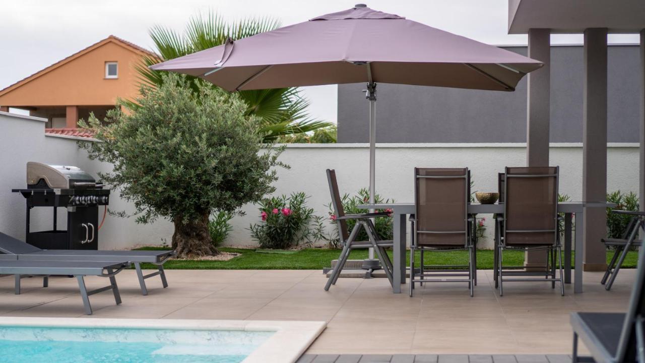 Villa Dea - Dein Rueckzugsort Am Meer Mit Beheiztem Pool Vrsi Bagian luar foto